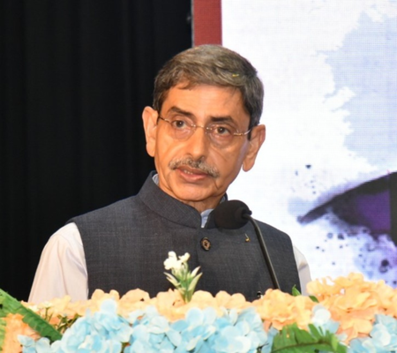 પશ્ચિમ બંગાળમાં રાજ્યપાલ દ્વારા નિષ્પક્ષ ચૂંટણી માટે હેલ્પલાઇન શરૂ