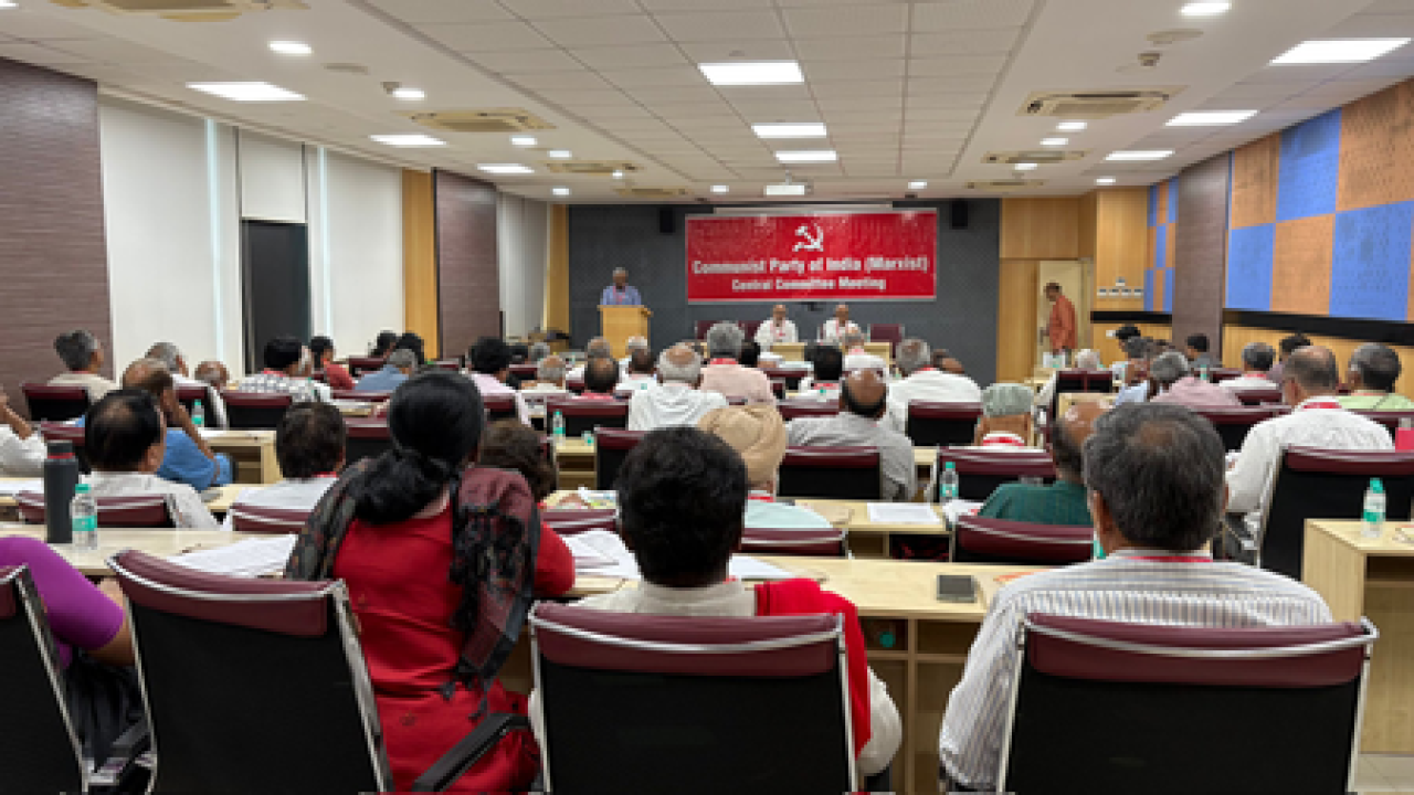 કેરળમાં માકપામાં બગાવટનો ઉછાળો, પિનરાઈ વિજયન પર રાજીનામાની માંગ