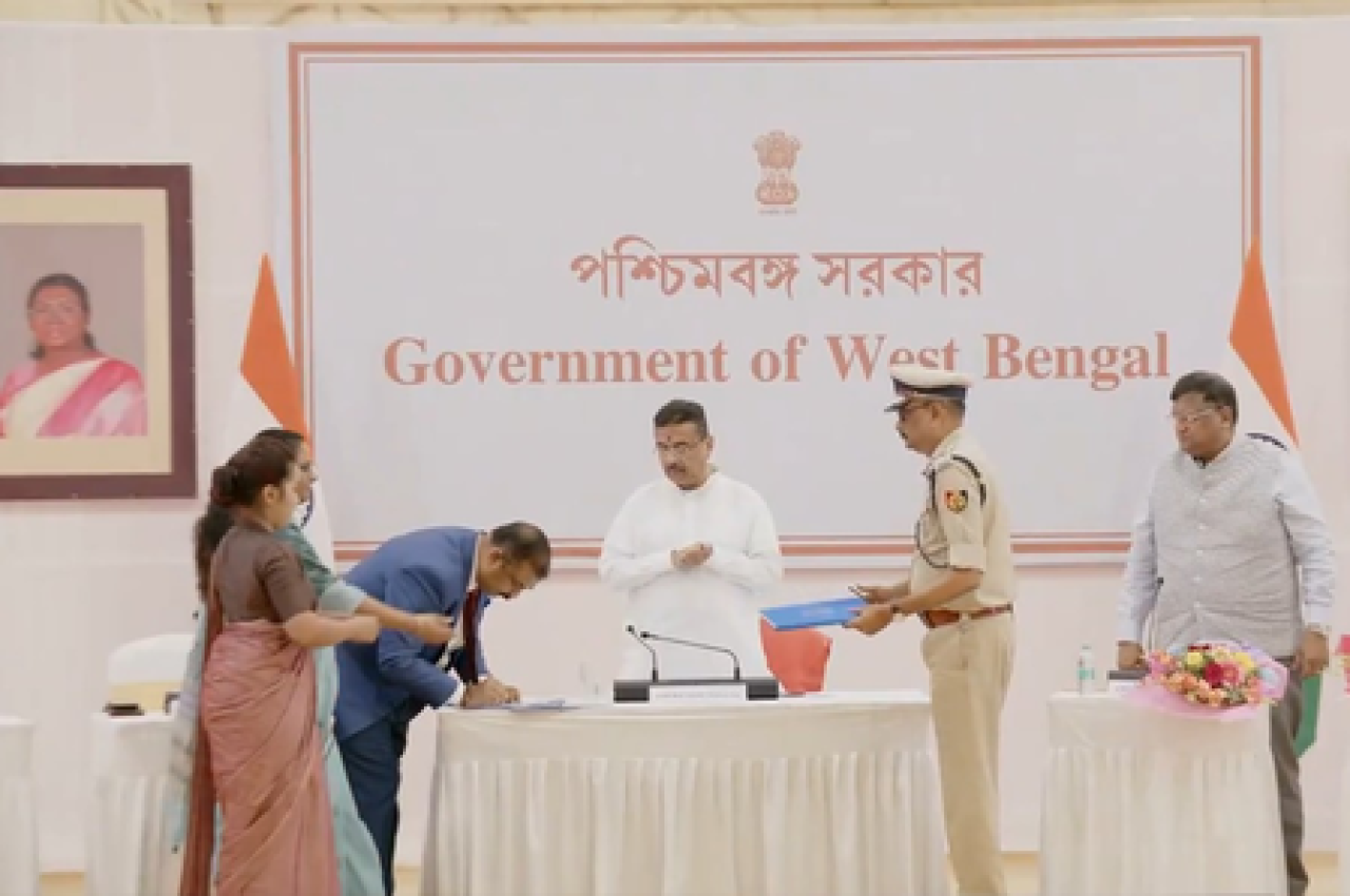 પશ્ચિમ બંગાળ પોલીસને આધુનિક બનાવવામાં સહાય માટે રાષ્ટ્રીય રક્ષા યુનિવર્સિટીના સાથે સમજૂતી