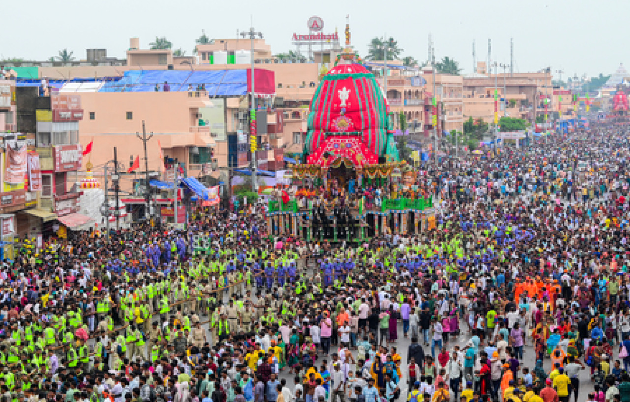 પુરી રથ યાત્રામાં ભારે ભીડ, ડીજીપીની સલાહ પુરી રથ યાત્રામાં ભારે ભીડ, ડીજીપીની સલાહ