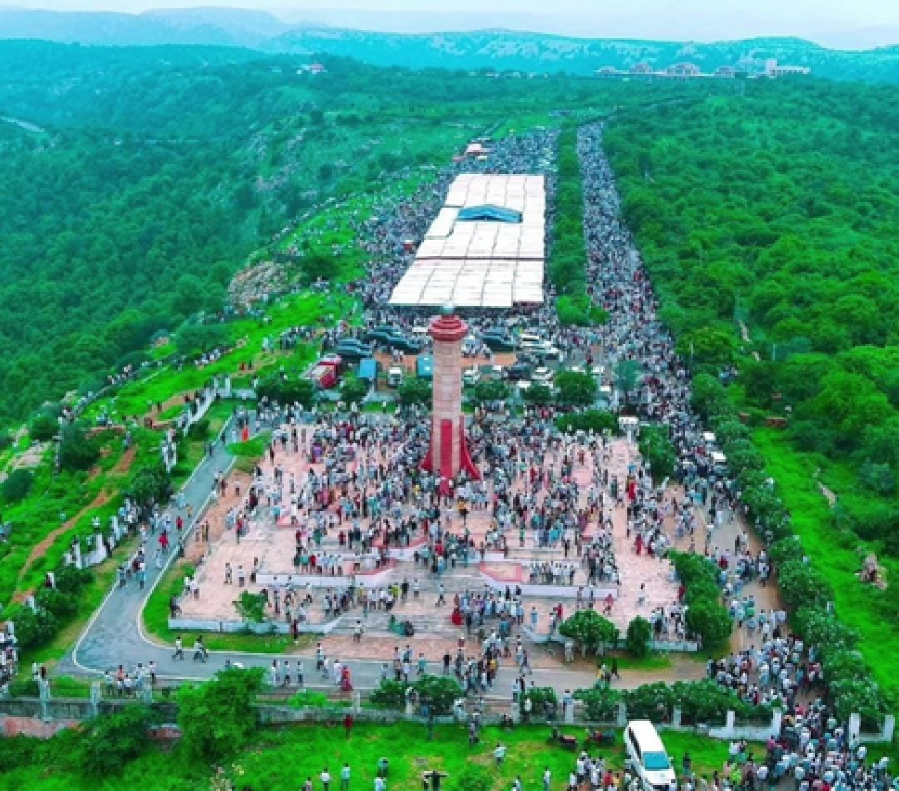રાજસ્થાન: બાંસવાડામાં આદિવાસીઓએ અલગ ભીલ પ્રદેશની માંગ ઉઠાવી રાજસ્થાન: બાંસવાડામાં આદિવાસીઓએ અલગ ભીલ પ્રદેશની માંગ ઉઠાવી