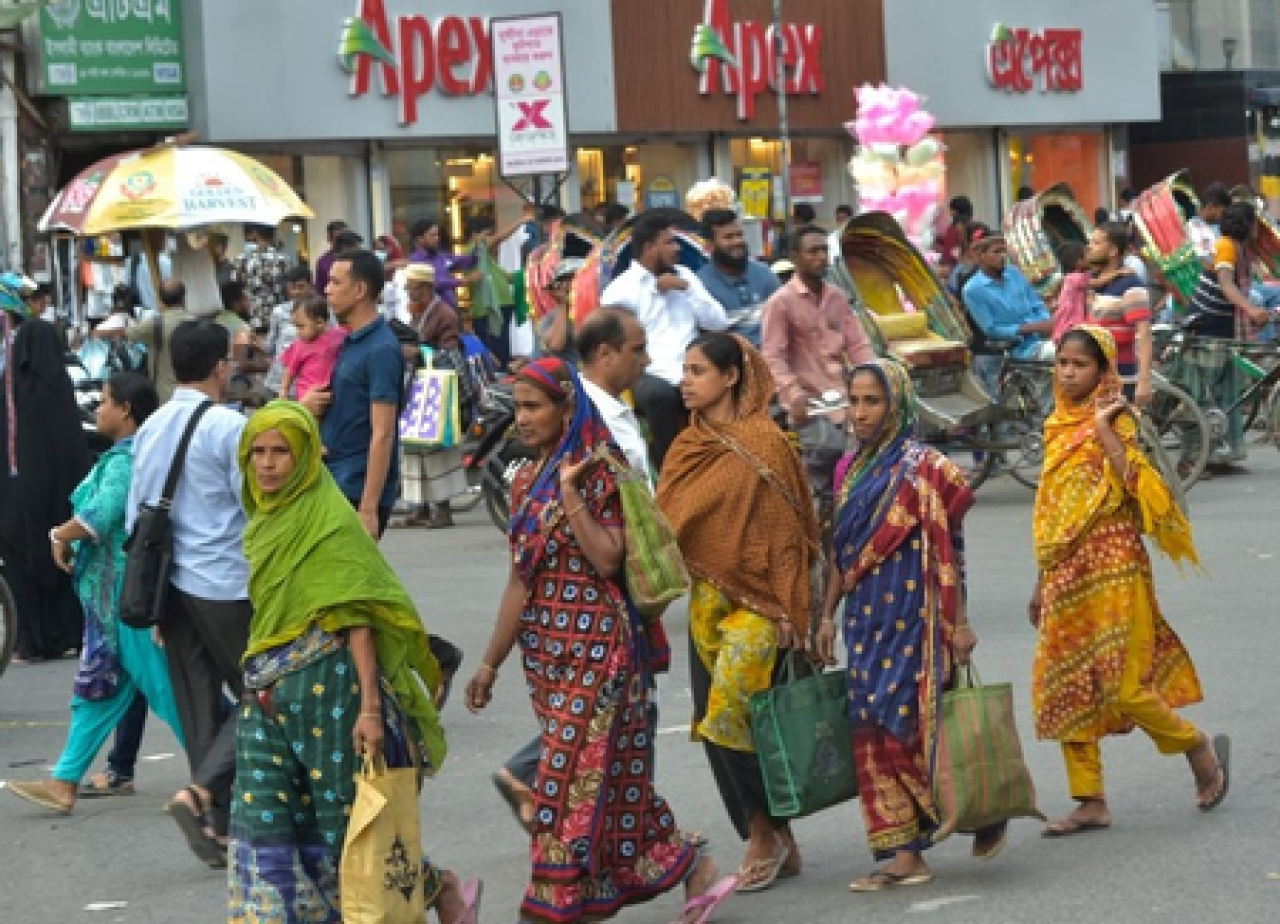 બાંગ્લાદેશમાં સી એન જીની કમી, પરિવહન સેવાઓ પર અસર