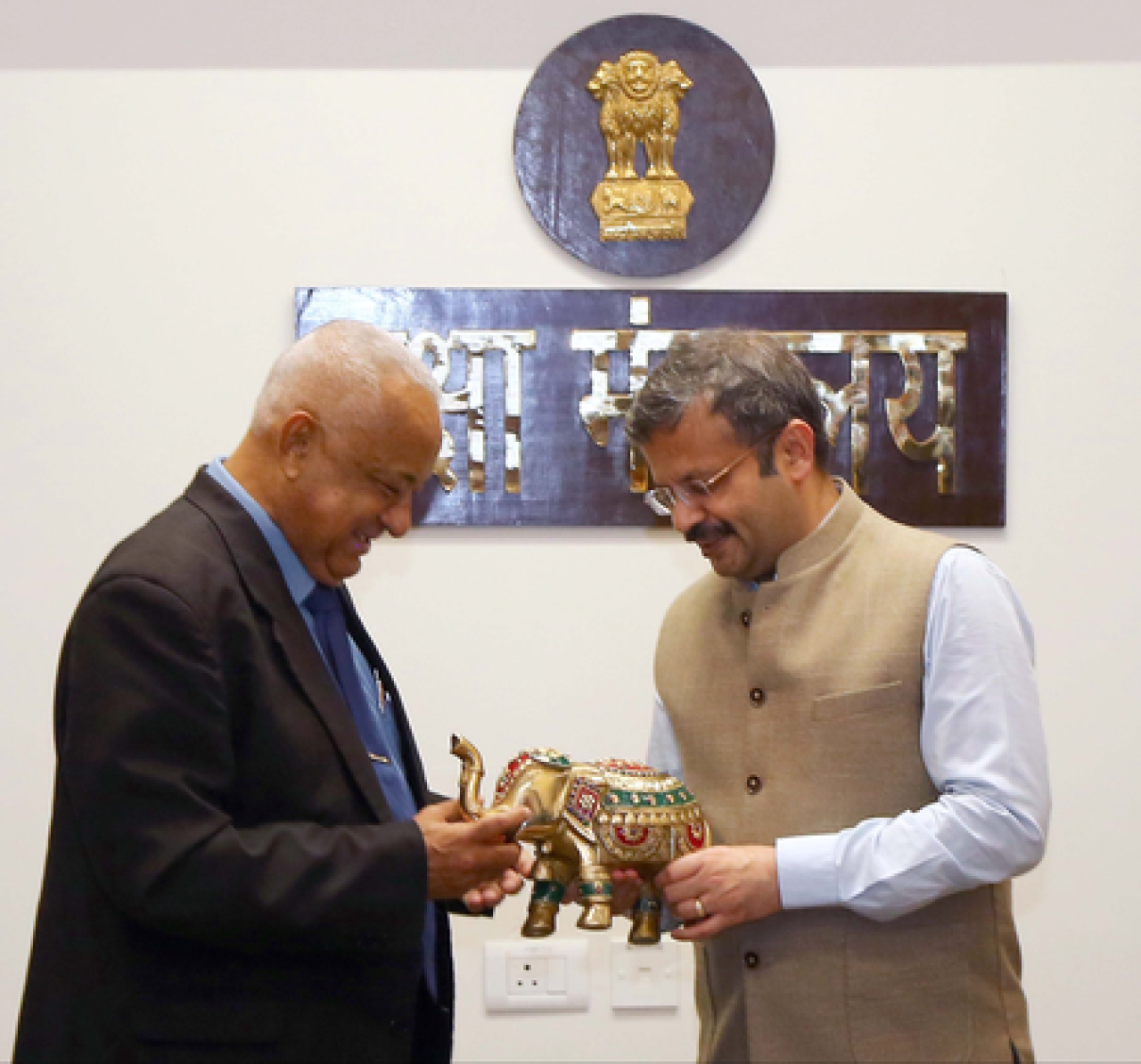 ભારત અને ફિજીના વચ્ચે રક્ષા સંબંધોમાં નવો મોંડ, JWGની બેઠકમાં સહયોગ વધારવા પર સહમતિ ભારત અને ફિજીના વચ્ચે રક્ષા સંબંધોમાં નવો મોંડ, JWGની બેઠકમાં સહયોગ વધારવા પર સહમતિ