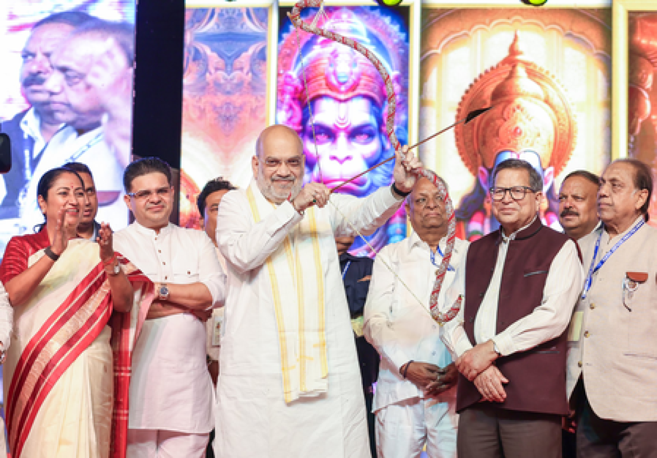 રેખા ગુપ્તાએ મિંટો રોડ કાળી મંદિરમાં દુર્ગા પૂજામાં ભાગ લીધો રેખા ગુપ્તાએ મિંટો રોડ કાળી મંદિરમાં દુર્ગા પૂજામાં ભાગ લીધો